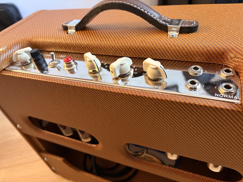 Amplificador Lazy J10 LC Tweed