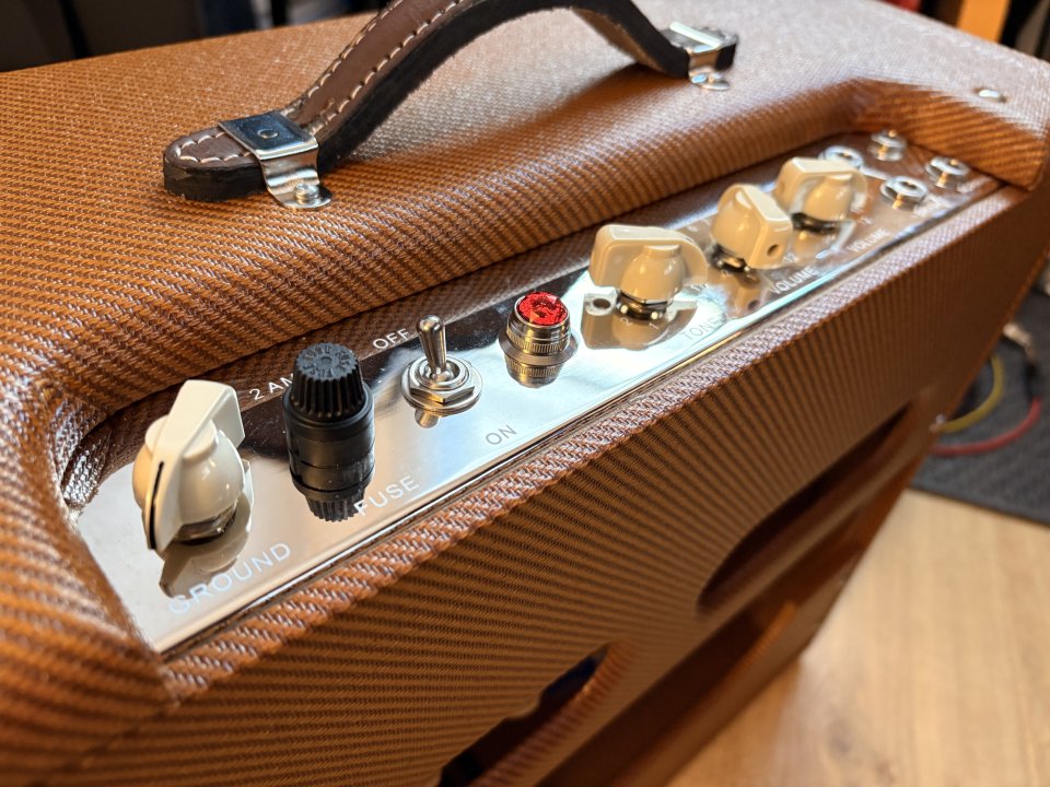 Amplificador Lazy J10 LC Tweed