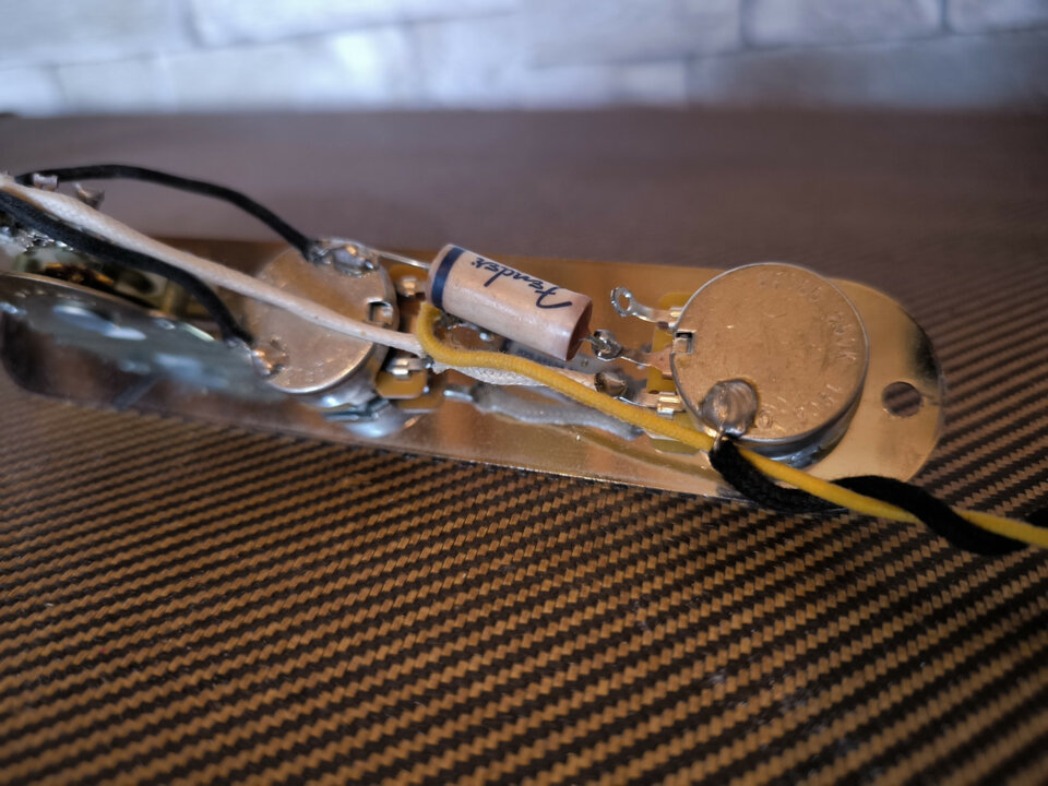 Proyectos de guitarra Vintage. Servicios de pintura, ajustes etc