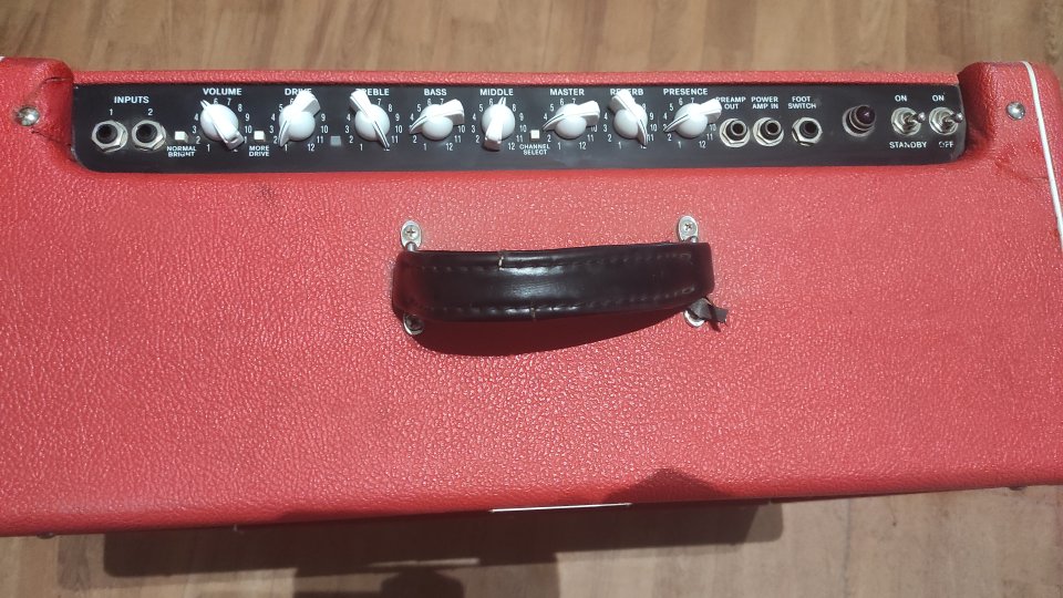 Cambio por vox AC15 HW