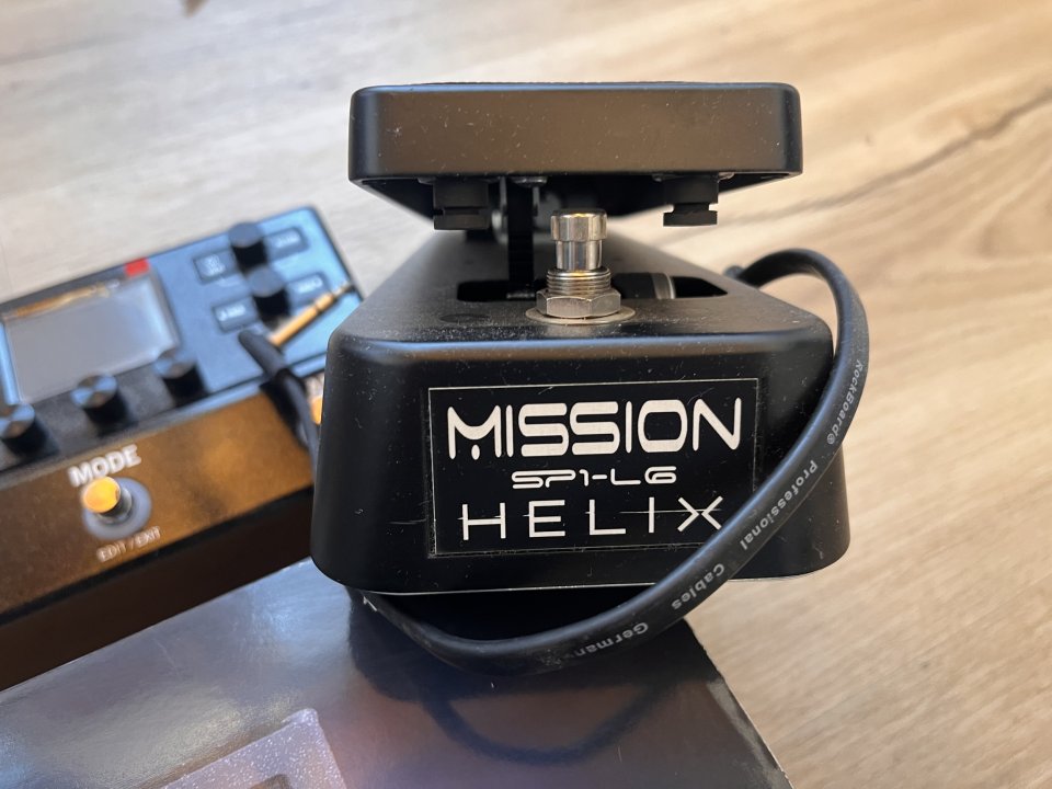 Line6 HX XL stomp con Mission SP1-L6 de segunda mano · Foto 3 de 4 · A Coruña · 600 €