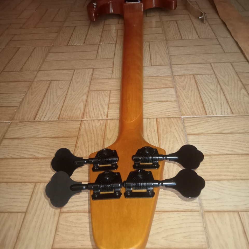 Chibson the grabber. de segunda mano · Foto 6 de 6 · Madrid · 250 €