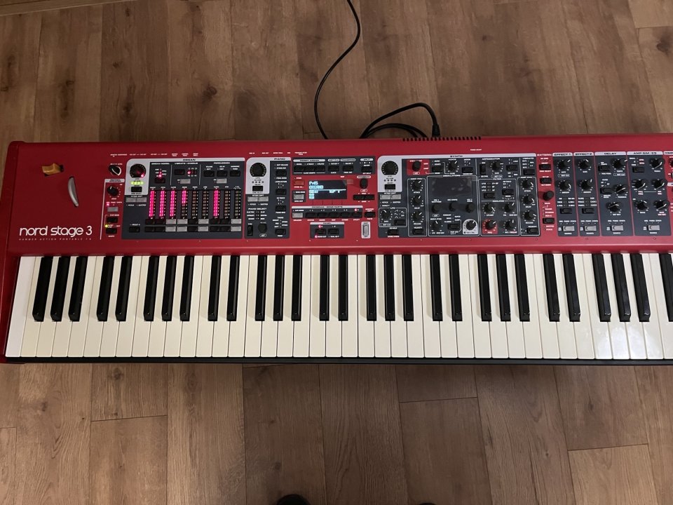Clavia Nord Stage 3 Hp 76 teclas