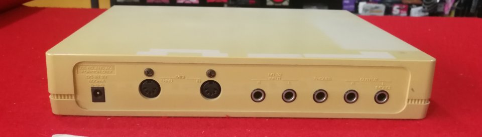 Roland CM 32P de segunda mano · Foto 4 de 4 · Girona · 150 €