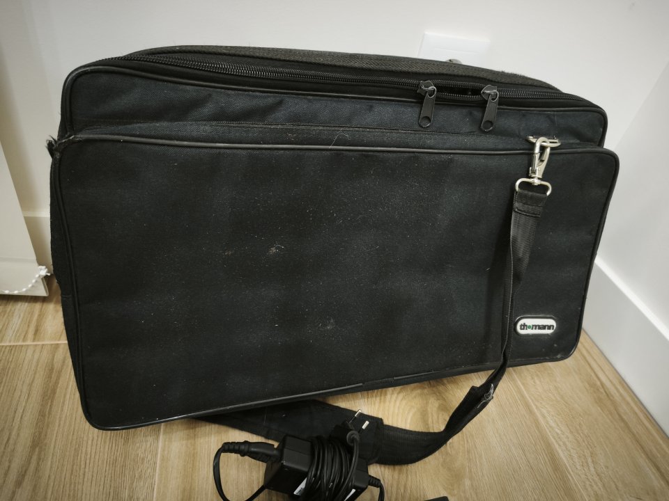 Boss GT100 de segunda mano · Foto 4 de 5 · A Coruña · 180 €