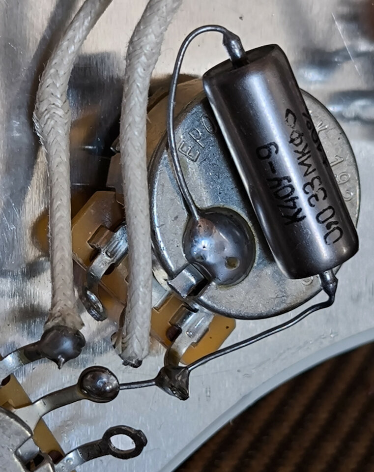 Proyectos de guitarra Vintage. Servicios de pintura, ajustes etc