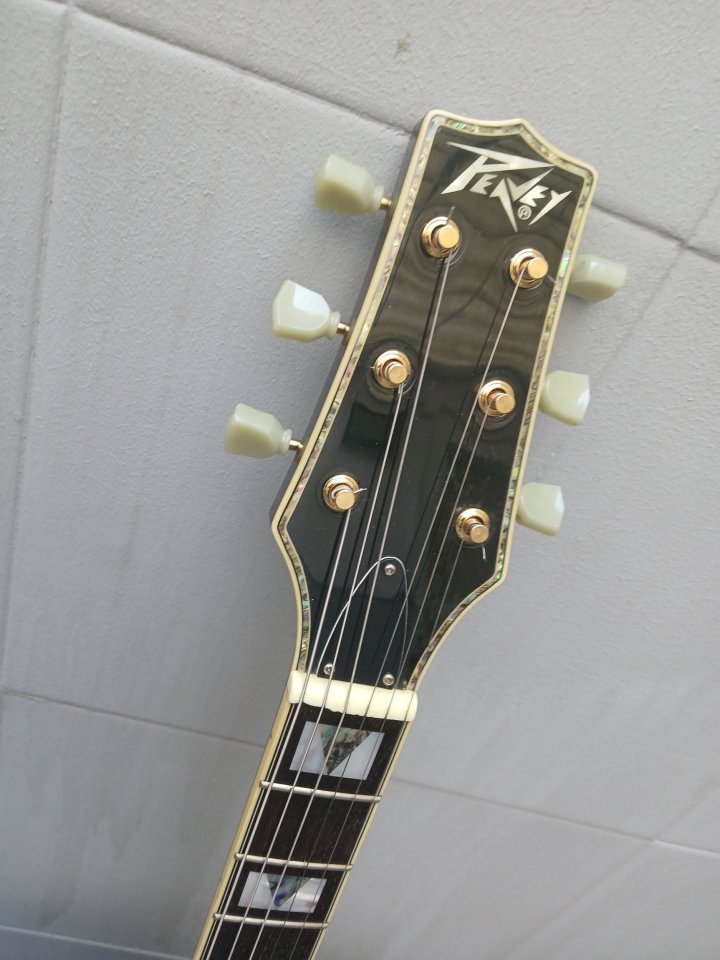 SOLO HOY! Peavey Rockingham Purple + pickguard replica Gretsch de segunda mano · Foto 4 de 8 · Jaén · 499 €