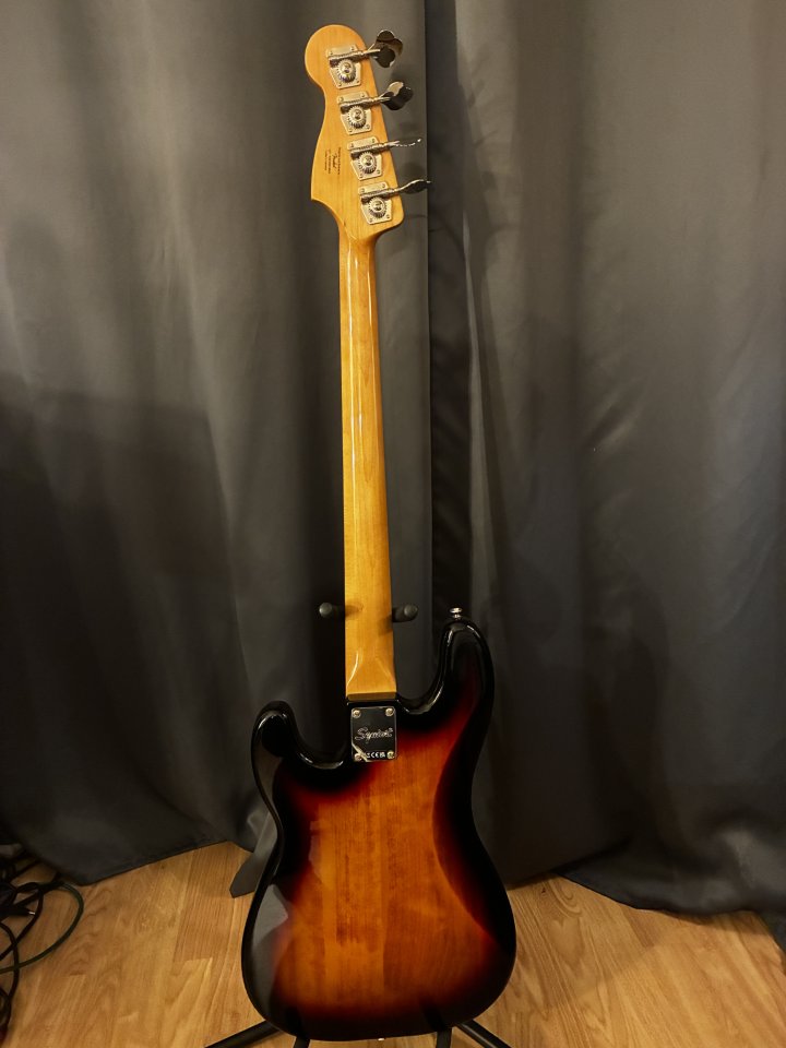 Bajo PRECISION SQUIER CLASSIC VIBE 60'S NUEVO