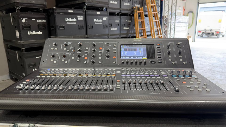 Midas M32 + Flightcase de REGALO de segunda mano · Foto 3 de 5 · Navarra · 1950 €