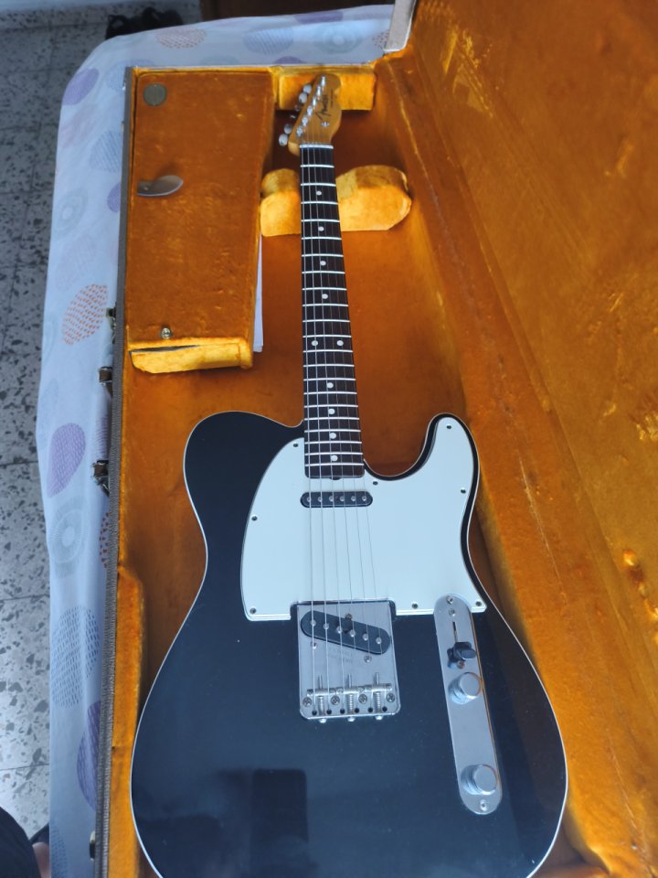 Fender Telecaster American Vintage Custom 62 Negra de segunda mano · Foto 9 de 9 · Málaga · 2000 €