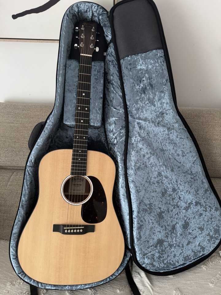 Martin Guitars D-10E Dreadnought