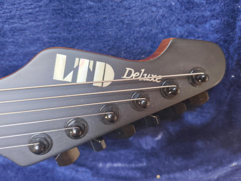 LTD SN-1 HT Black Bast de segunda mano · Foto 4 de 8 · Madrid · 999 €