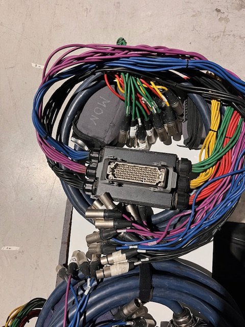 manguera sonido Pinanson 40 canales + 10 retornos + pach + pulpos monitores