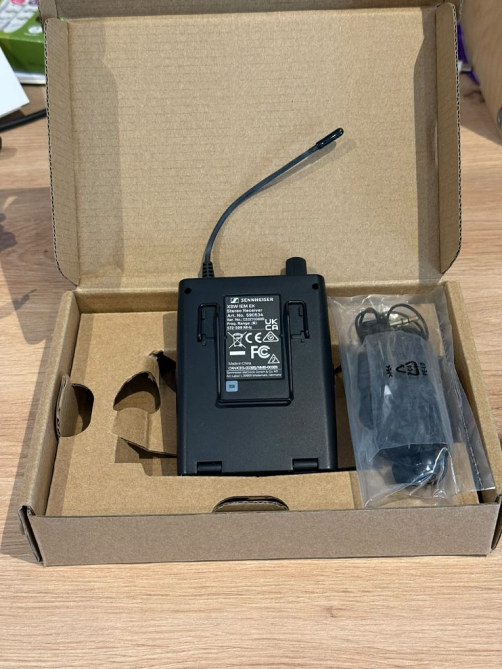 Sennheiser XSW IEM EK B-Band. NUEVO A ESTRENAR. Receptor In-Ear profesional de segunda mano · Foto 5 de 6 · Navarra · 270 €