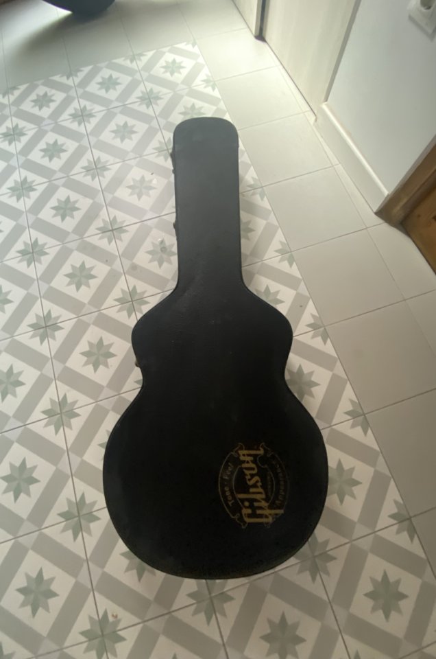Gibson es 135 Natural (descatalogada) de segunda mano · Foto 7 de 8 · Valencia · 2500 €