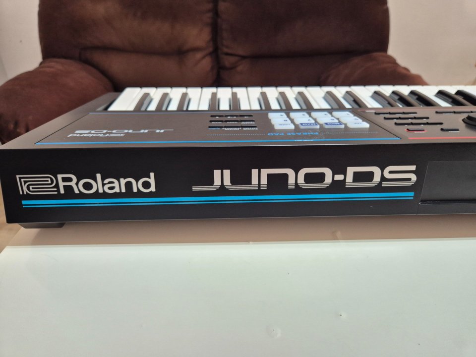 Roland JUNO-DS61 + Estuche Original Roland de segunda mano · Foto 3 de 9 · Illes Balears · 550 €