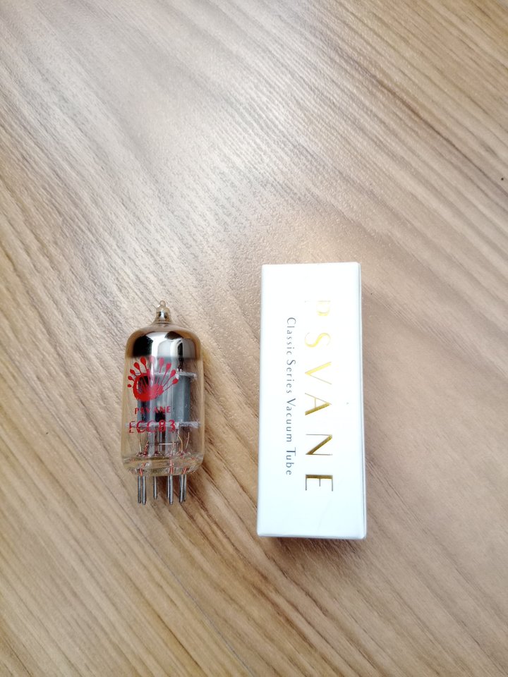 2 válvulas 12AX7 nuevas de segunda mano · Foto 2 de 2 · Madrid · 20 €