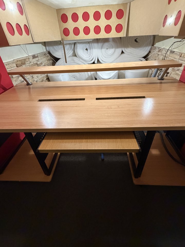 Mesa para estudio de segunda mano · Foto 4 de 6 · Madrid · 150 €