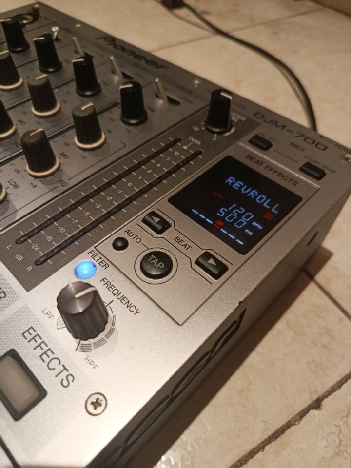 Pioneer DJM 700-S de segunda mano · Foto 7 de 8 · Alicante · 470 €