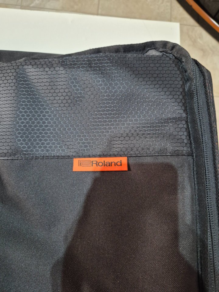 Roland JUNO-DS61 + Estuche Original Roland de segunda mano · Foto 7 de 9 · Illes Balears · 550 €