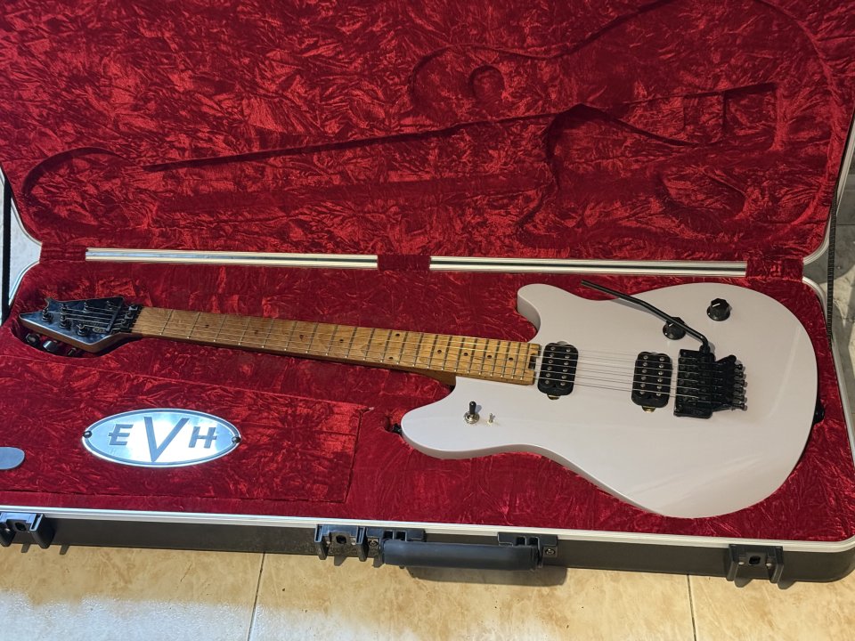 EVH Wolfgang Standard