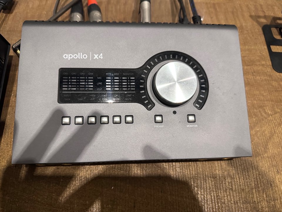 Uad apollo x4+ uad sphere dlx+ plugins de segunda mano · Foto 4 de 4 · Gipuzkoa · 1500 €