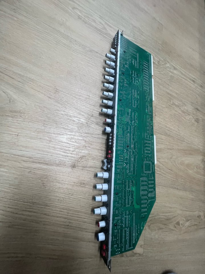 AMEK Rembrandt REM 10 – Canales de segunda mano · Foto 3 de 10 · Madrid · 280 €