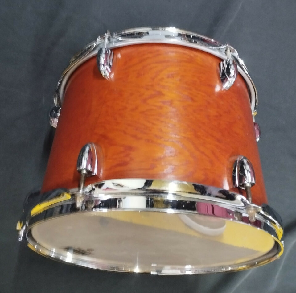 12x9" Yamaha OAK Custom tom