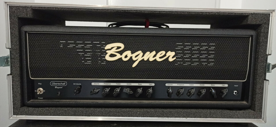 Bogner Uberschall y pantalla Uberkab