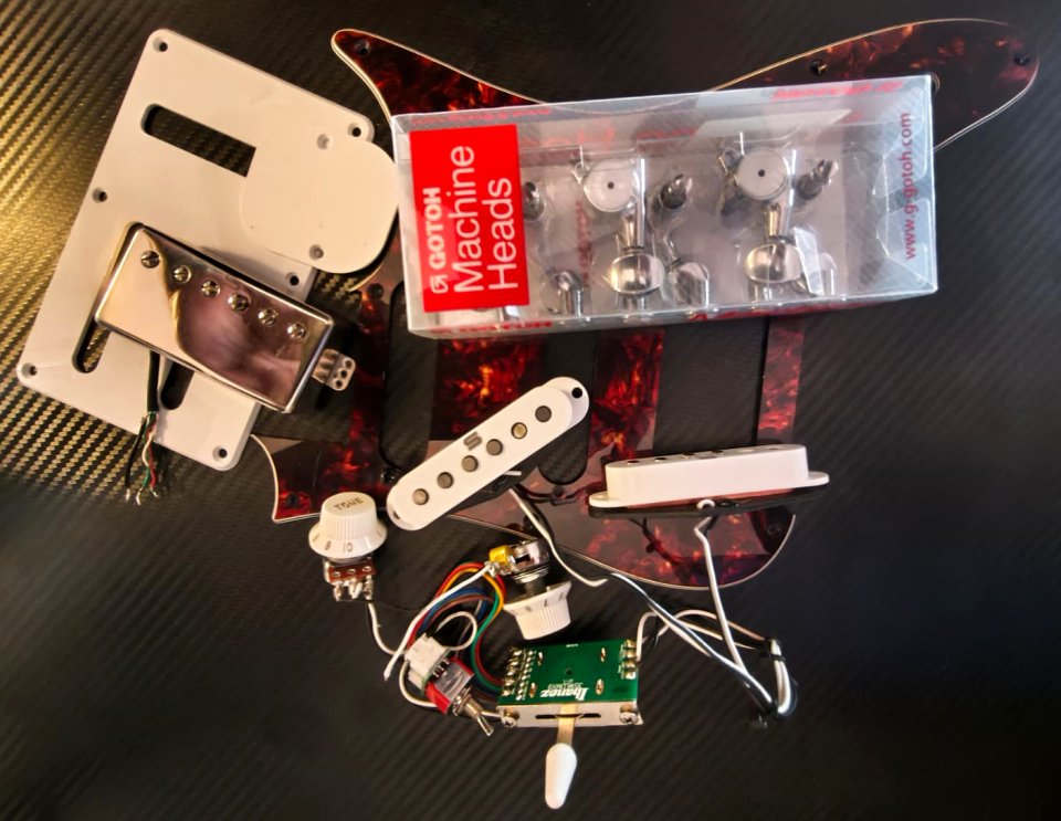 Electrónica y piezas Ibanez AZ2204N de segunda mano · Barcelona · 100 €