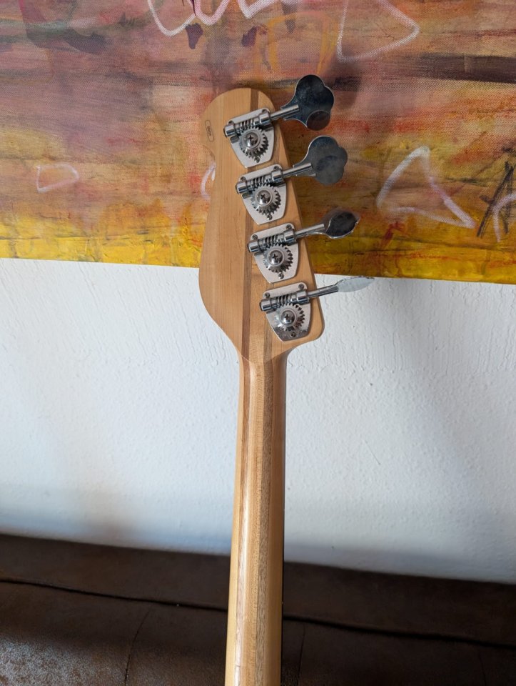 Bajo eléctrico Yamaha BB424 de segunda mano · Foto 5 de 5 · Cádiz · 450 €
