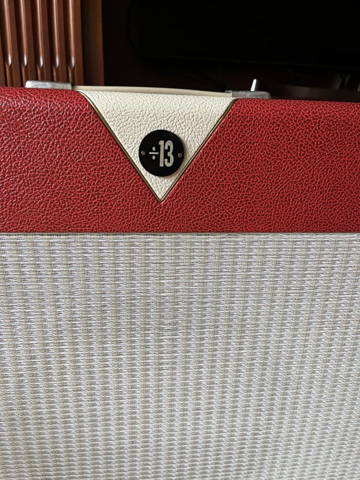 Amplificador Divided By 13 CJ11 de segunda mano · Foto 2 de 8 · Madrid · 2100 €