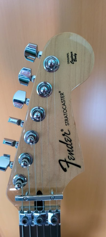 Fender Stratocaster HSS Floyd Rose con mejoras de segunda mano · Foto 4 de 7 · Barcelona · 575 €