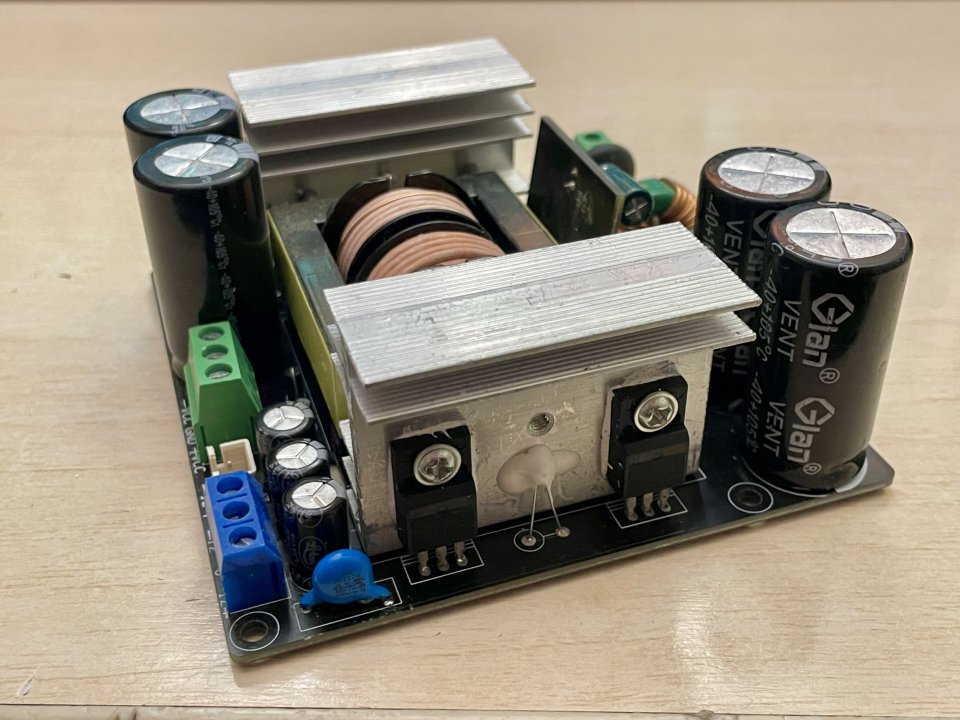Fuente alimentación SMPS 700W de segunda mano · Foto 2 de 5 · Lleida · 40 €