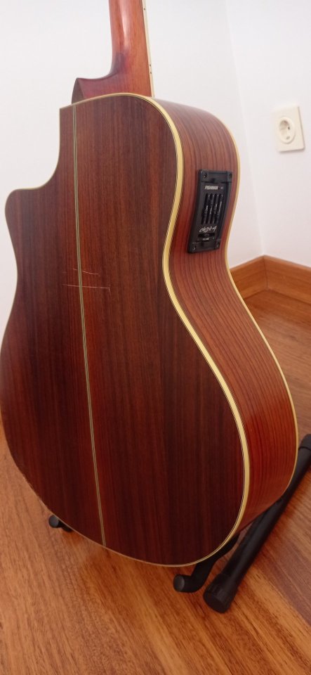 Guitarra electroacústica Walden de segunda mano · Foto 4 de 10 · Cuenca · 170 €