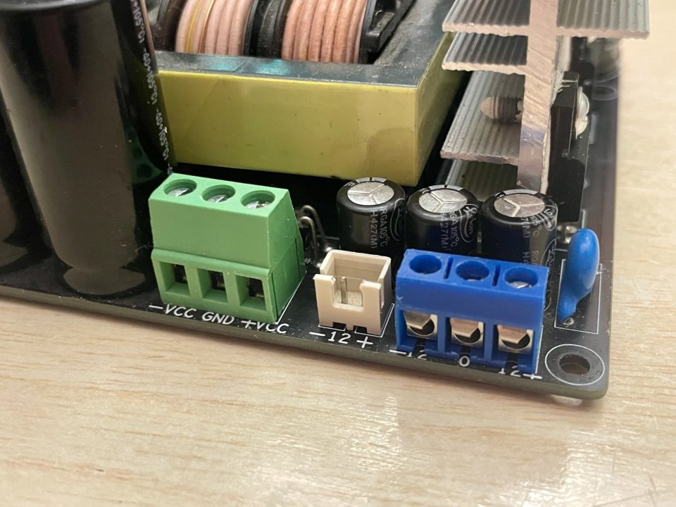 Fuente alimentación SMPS 700W de segunda mano · Foto 4 de 5 · Lleida · 40 €