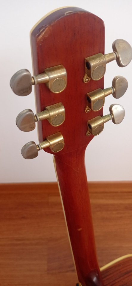Guitarra electroacústica Walden de segunda mano · Foto 6 de 10 · Cuenca · 170 €