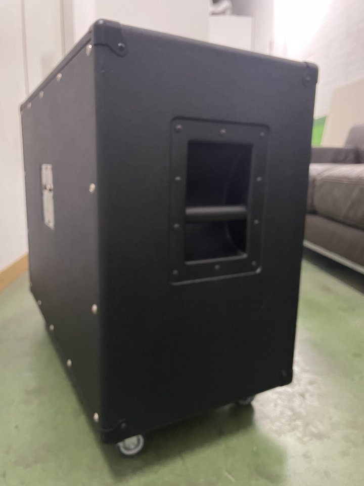 Pantalla VICTORY AMPS V 212S