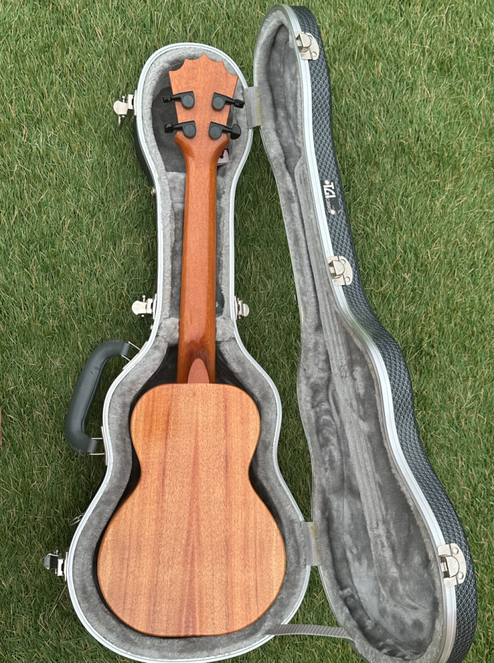 KoAloha KCM-02 (Concert Long Neck) – Koa maciza – Made in Hawaii