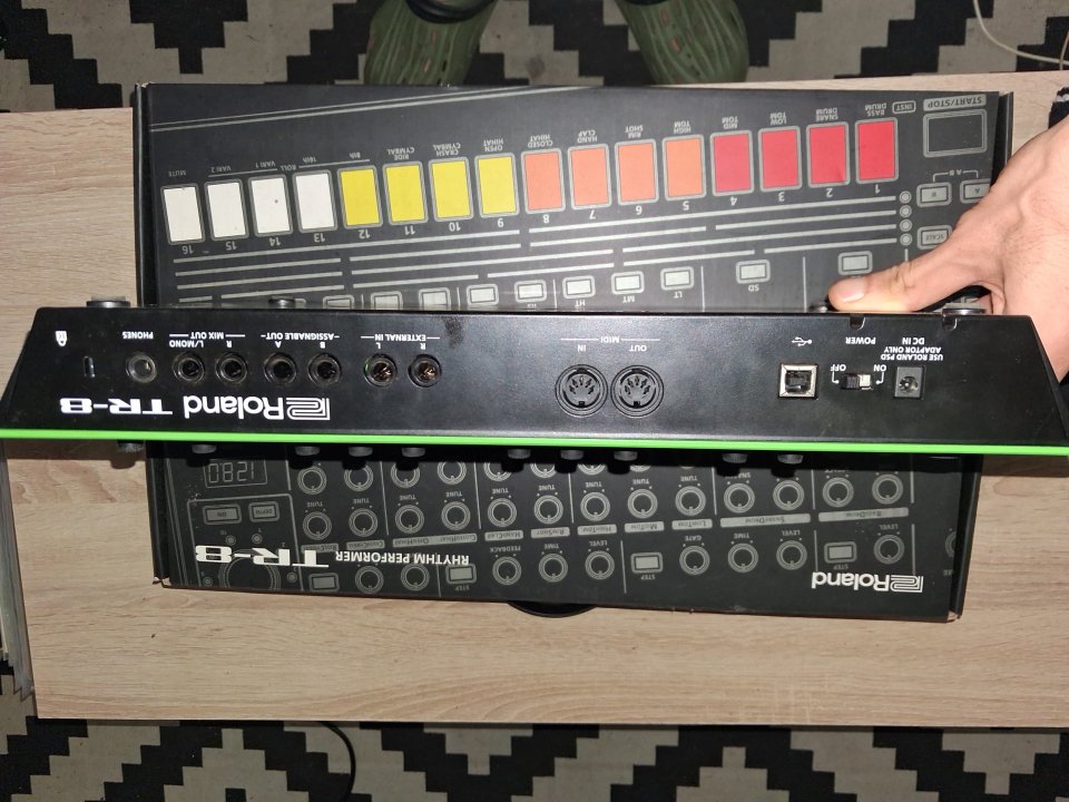 ROLAND AIRA TR-8 de segunda mano · Foto 3 de 4 · Tarragona · 330 €
