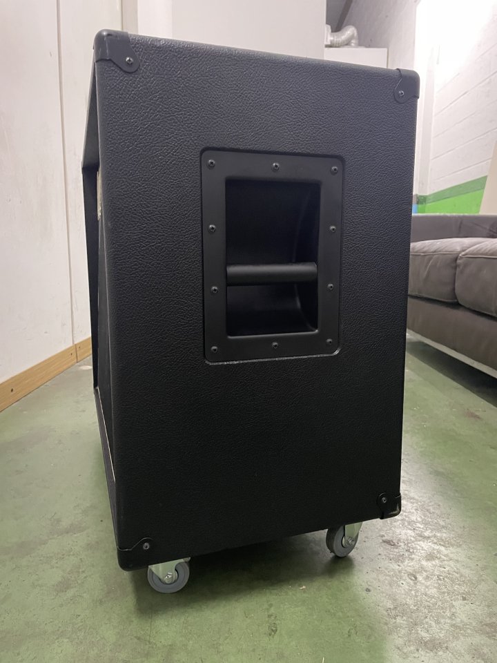 Pantalla VICTORY AMPS V 212S