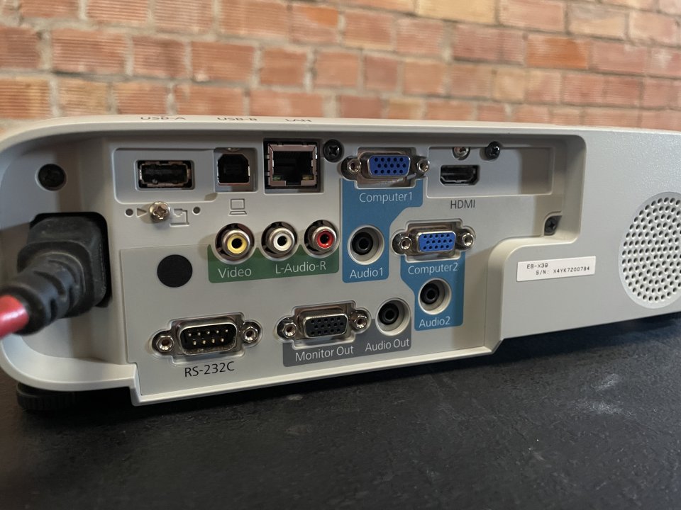 Proyector HD Epson EB-X39 de segunda mano · Foto 4 de 6 · Lleida · 350 €
