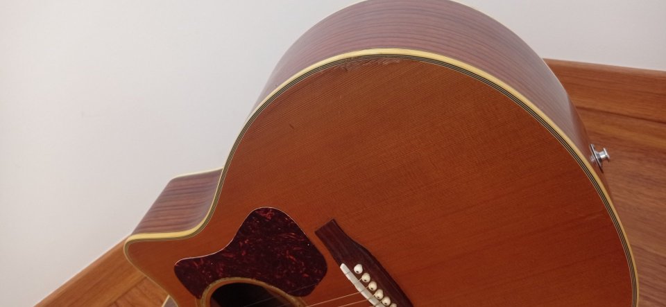 Guitarra electroacústica Walden de segunda mano · Foto 10 de 10 · Cuenca · 170 €