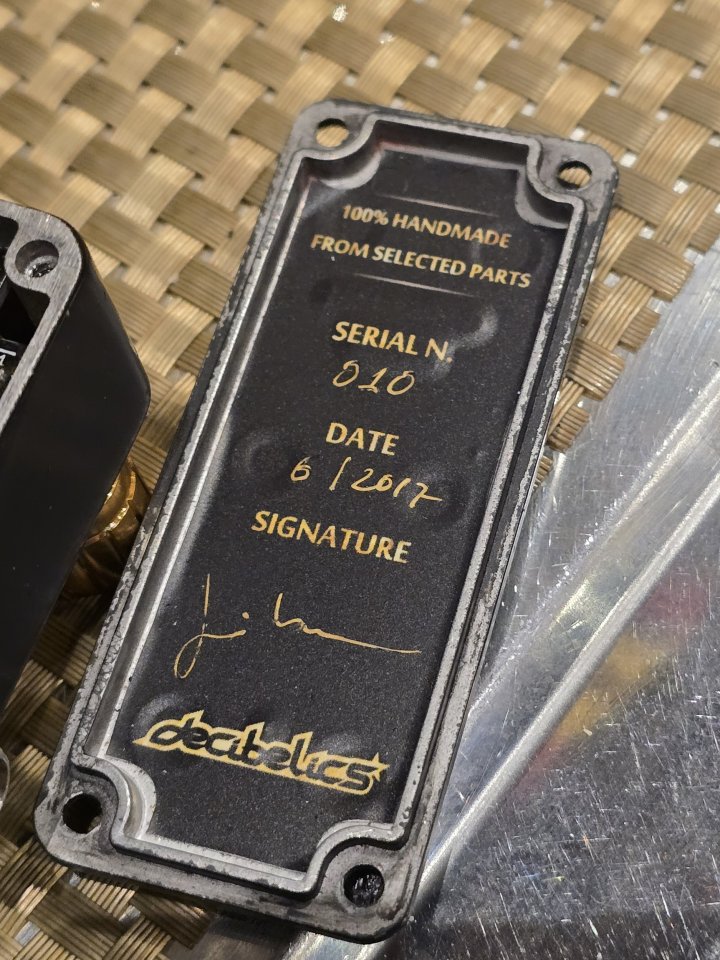 Decibelics Golden Horse de segunda mano · Foto 1 de 3 · Málaga · 250 €