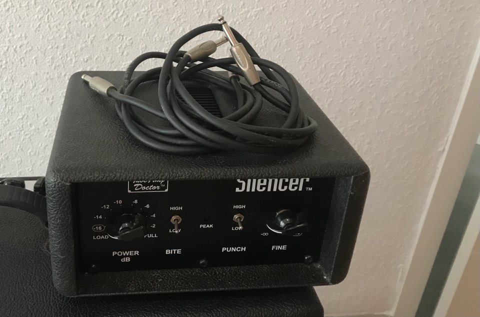 Atenuador ( tube amp silencer) de segunda mano · Foto 2 de 2 · Bizkaia · 150 €