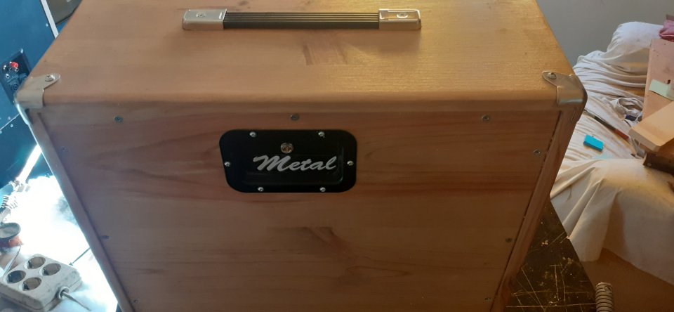 Pantalla artesanal 1x12 madera de Abeto 18mm