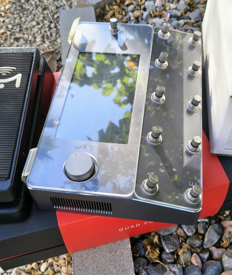 Quad cortex + protectores + expresión dual Mission engineering de segunda mano · Foto 2 de 6 · Tarragona · 1350 €