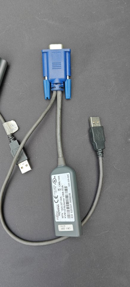 Adaptador KVM S2 USB-VGA de Fujitsu Siemens.