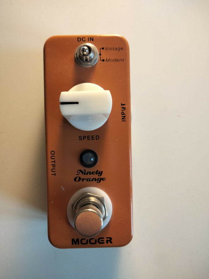 Vendo Ninety orange de mooer.