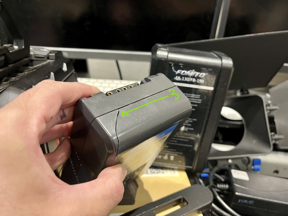 Blackmagic URSA MINI 4k EF + Muchos extras